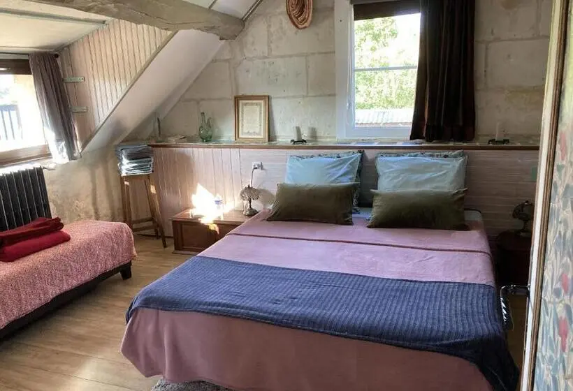 庭の見えるスタンダードトリプルルーム, Chambre D Hôtes Chez Gustave & Compagnie