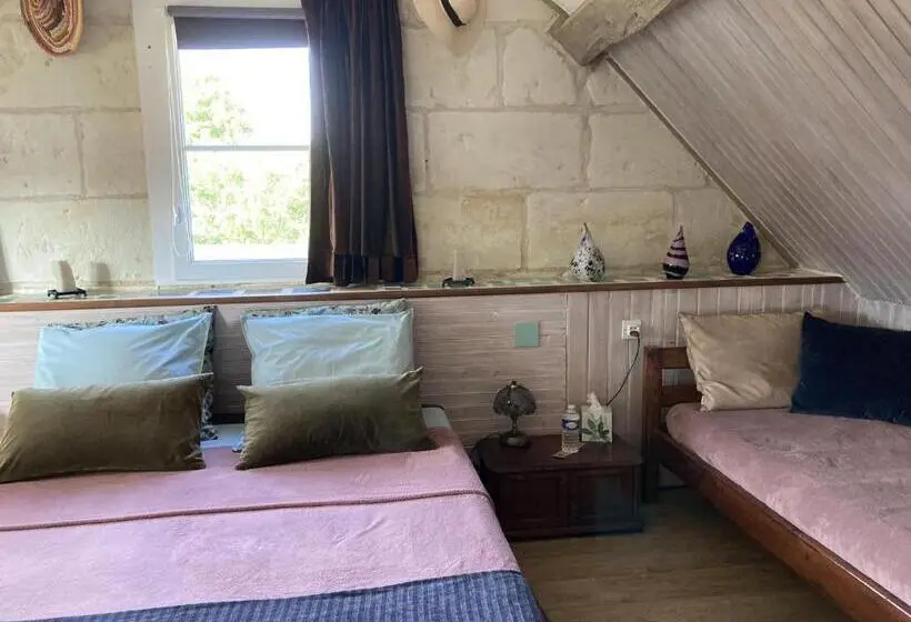 庭の見えるスタンダードトリプルルーム, Chambre D Hôtes Chez Gustave & Compagnie