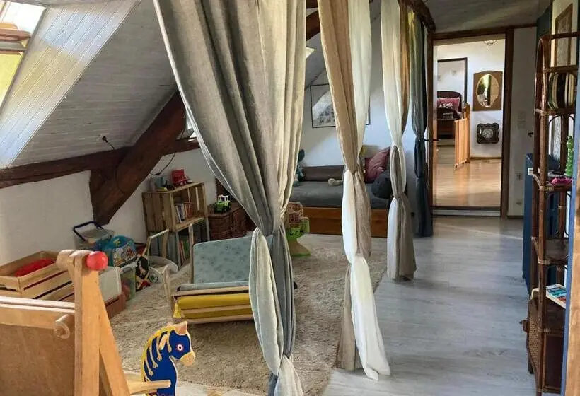 庭の見えるスタンダードトリプルルーム, Chambre D Hôtes Chez Gustave & Compagnie
