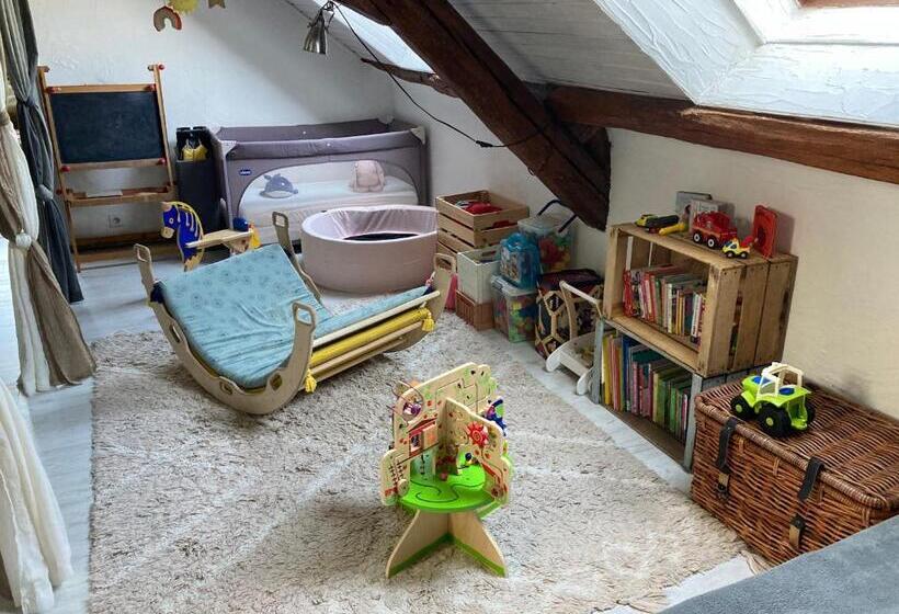 Трехместный Номер Стандарт Вид на Сад, Chambre D Hôtes Chez Gustave & Compagnie