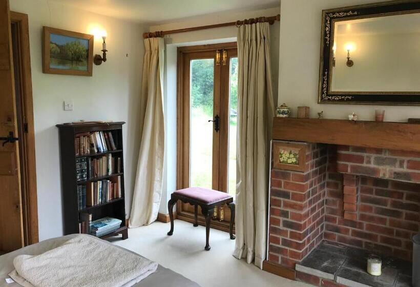 스탠다드 룸, Hurst Hill