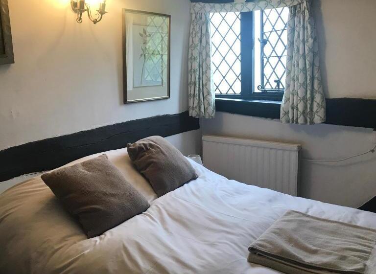 스탠다드 룸 공동 욕실, Hurst Hill