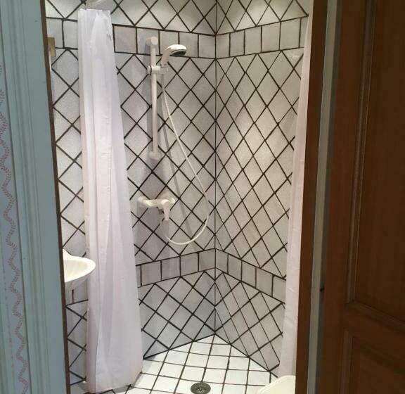 חדר סטנדרט, La Luterne