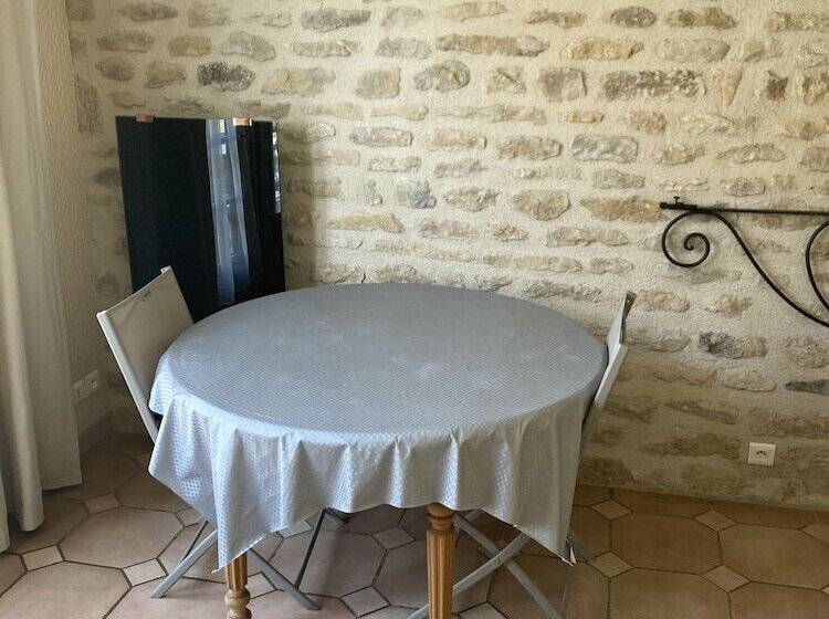 חדר סטנדרט, La Luterne