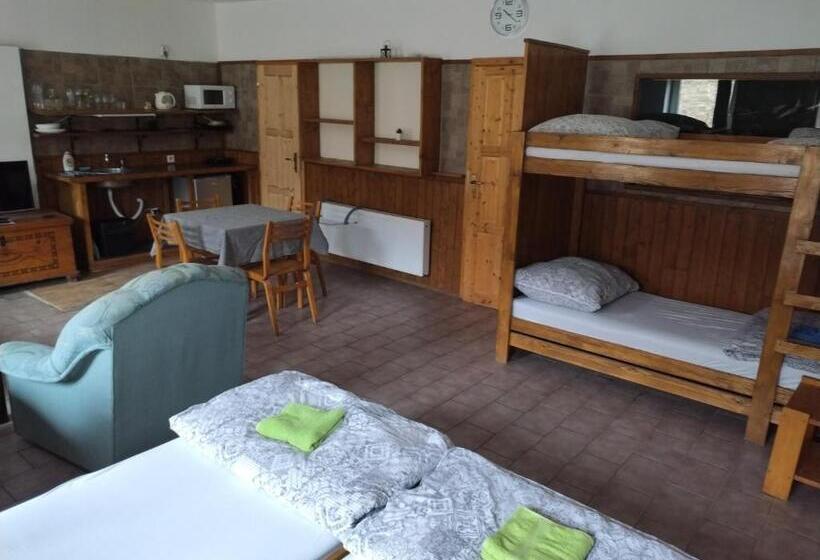 4인용 스탠다드 룸, U Dragouna