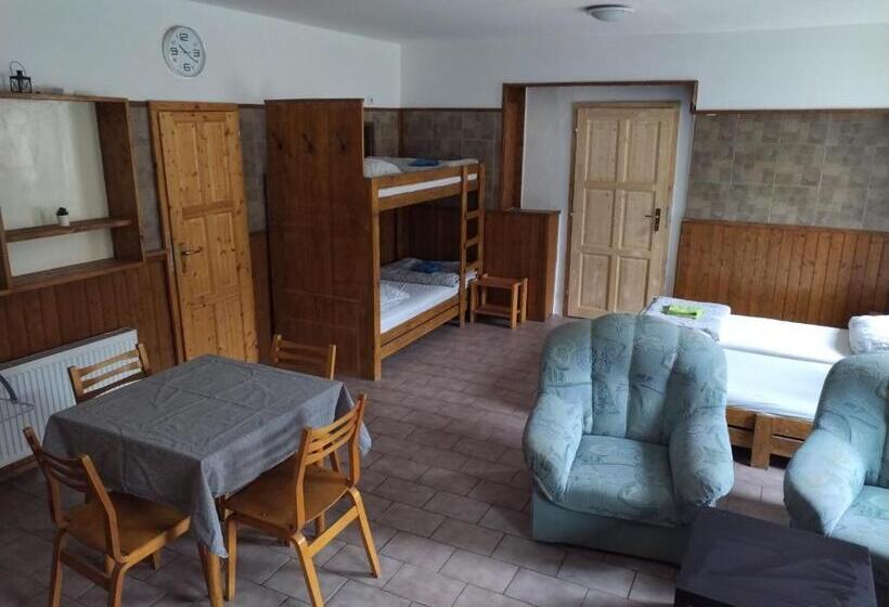 4인용 스탠다드 룸, U Dragouna