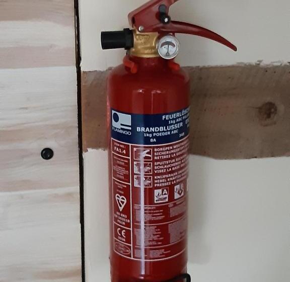 חדר משפחתי, Country B&b