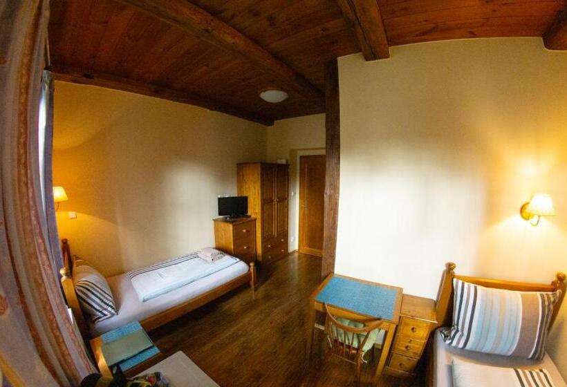 스탠다드 룸, Stary Dum