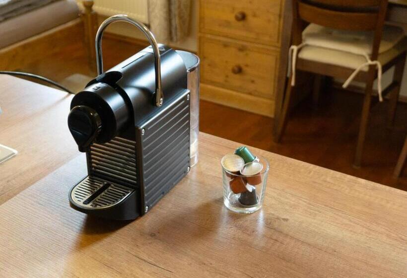 트리플 클래식 룸, Stary Dum