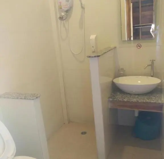 Standard-huone Puutarhanäkymä, Ingaun Resort Kanchanaburi