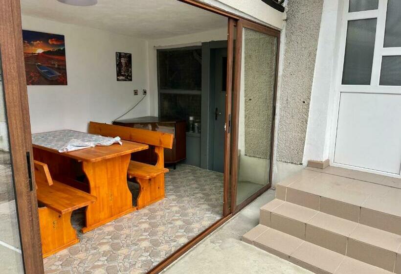 Appartement 1 Chambre Vue Jardin, къща спирови