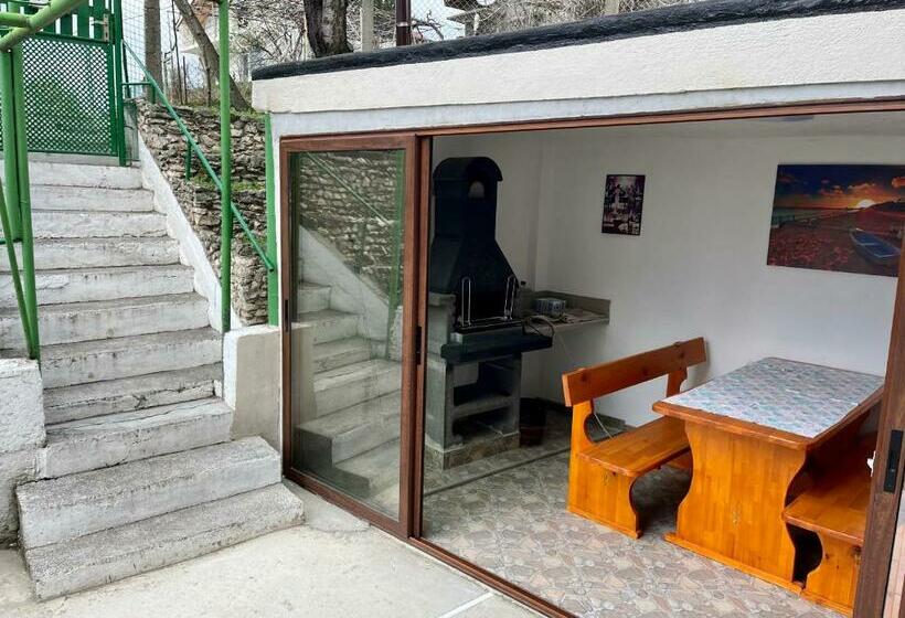 Appartement 1 Chambre Vue Jardin, къща спирови