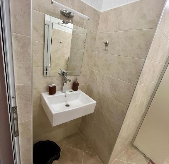 Appartement 1 Chambre Vue Jardin, къща спирови