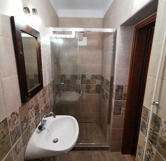 חדר סטנדרט לשלושה, Derű Vendégház és Lovasudvar