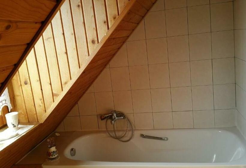 חדר סטנדרט לארבעה, Derű Vendégház és Lovasudvar