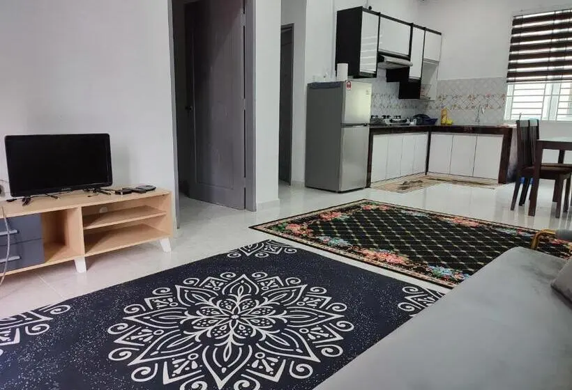 Talo 2 Makuuhuonetta, Kayangan Inn