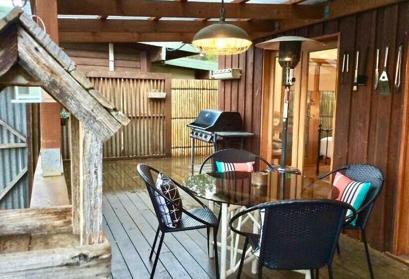 منزل غرفتين نوم, The Green Room Wattle Glen