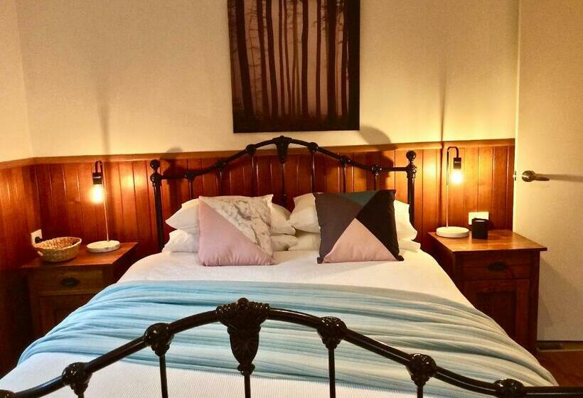 منزل غرفتين نوم, The Green Room Wattle Glen