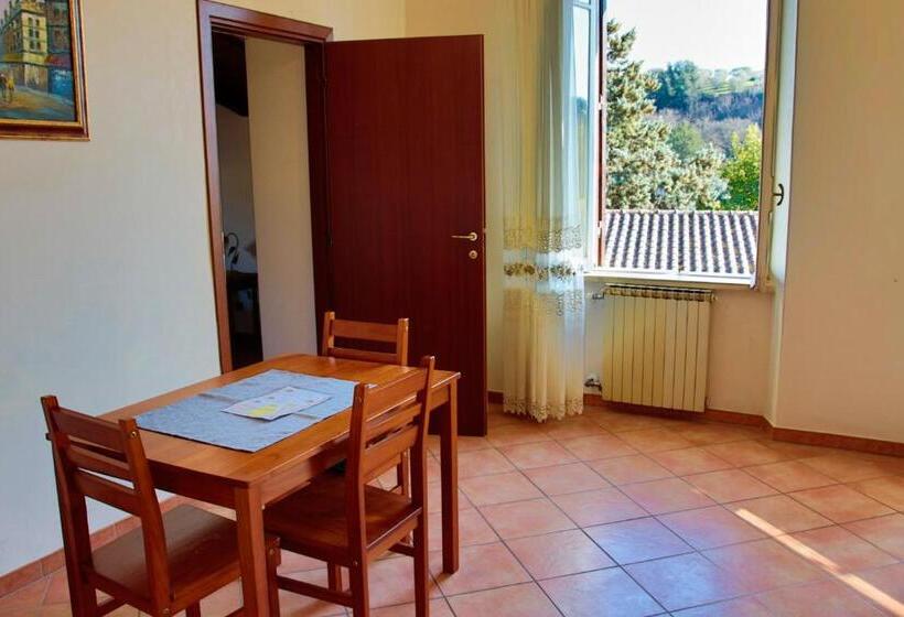 דירת חדר, Rea Villa