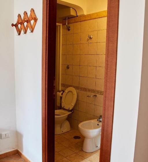 דירת חדר, Rea Villa