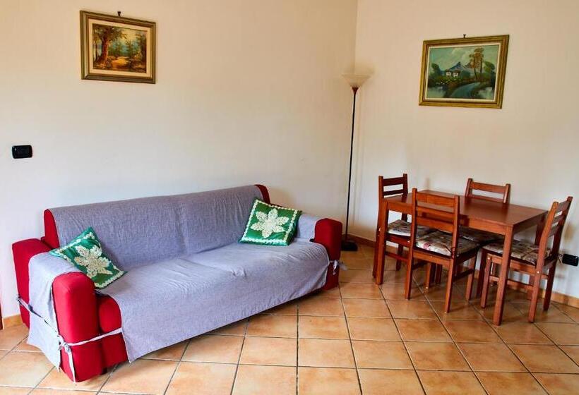 דירת חדר, Rea Villa