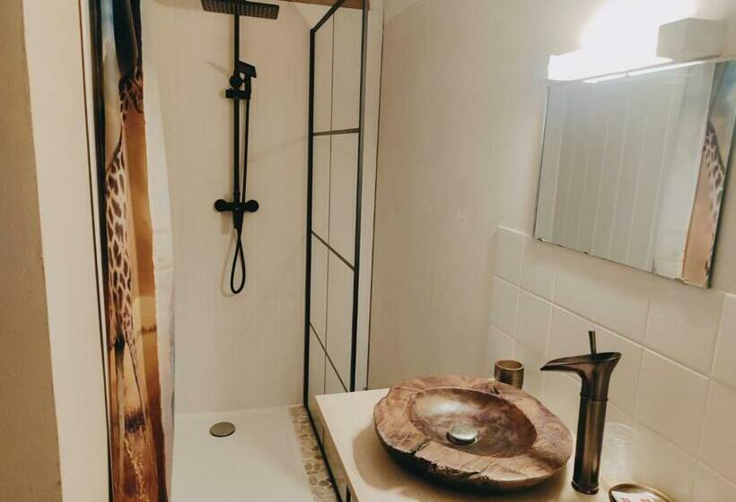 غرفة قياسية, Le Ys Lounge Bar