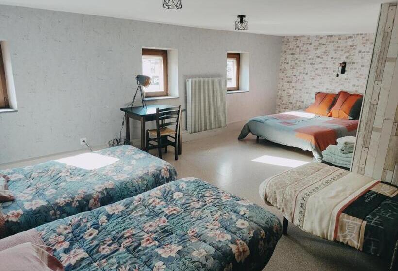 غرفة كلاسيكية رباعية, Le Ys Lounge Bar