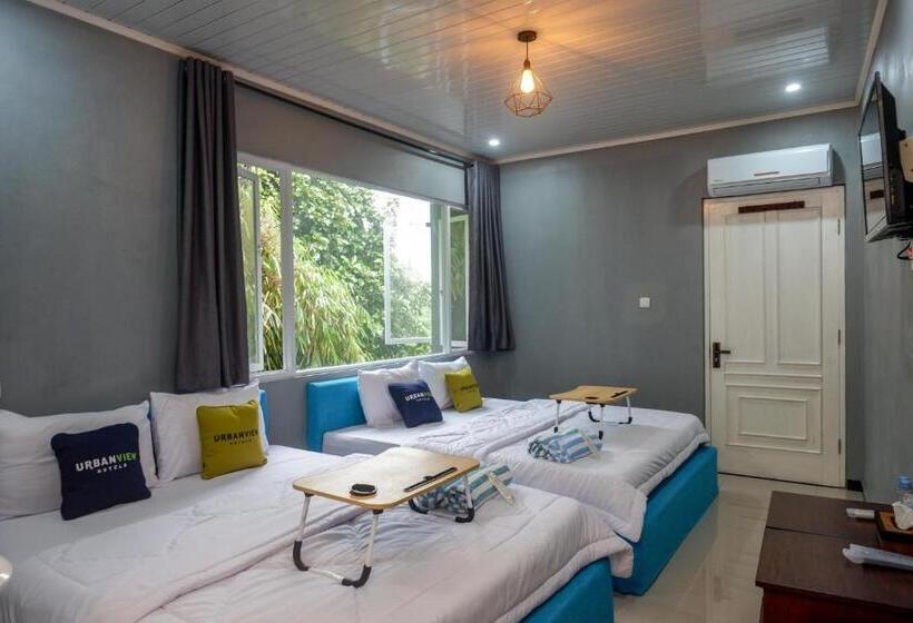 חדר משפחתי, Urbanview Hotel Umbrella Dieng By Reddoorz