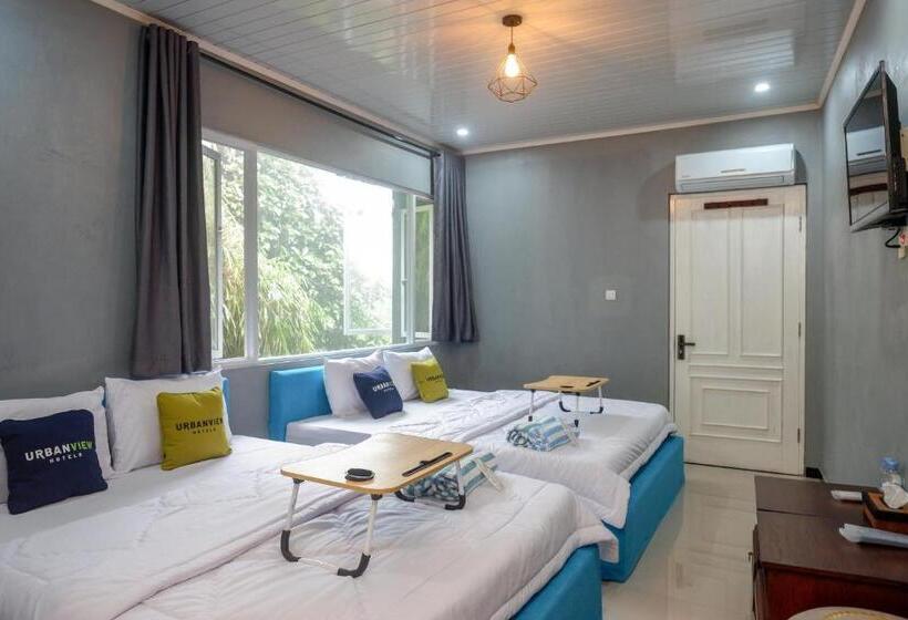 חדר משפחתי, Urbanview Hotel Umbrella Dieng By Reddoorz