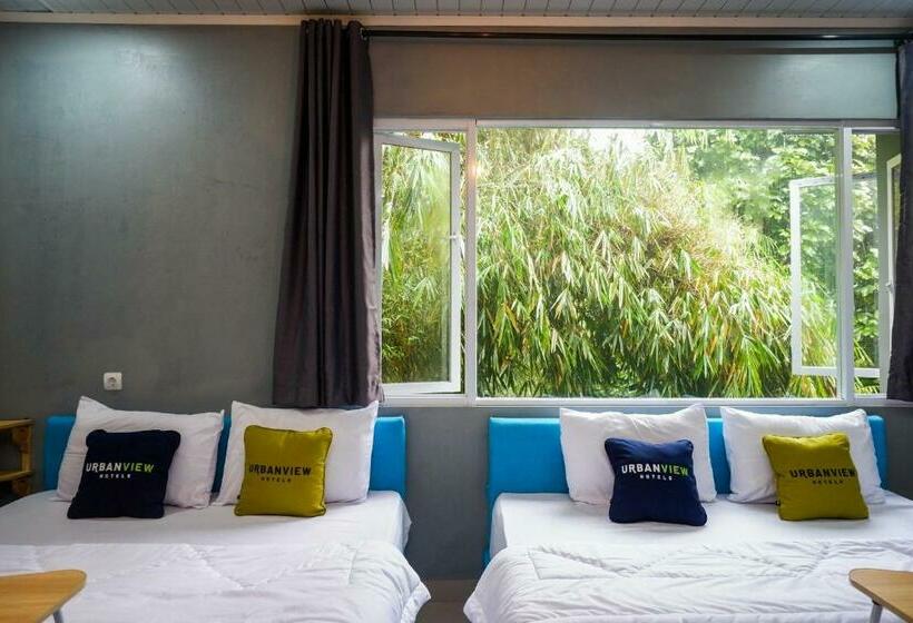חדר משפחתי, Urbanview Hotel Umbrella Dieng By Reddoorz
