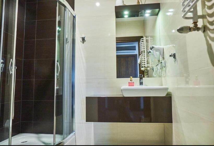 غرفة قياسية, Dworek