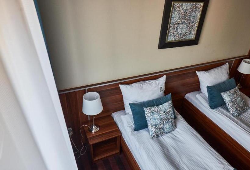 غرفة قياسية, Dworek