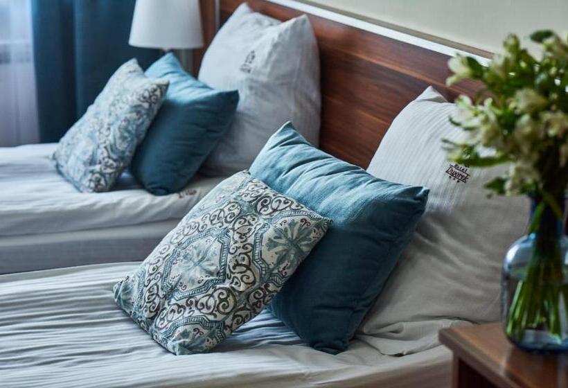 غرفة قياسية, Dworek