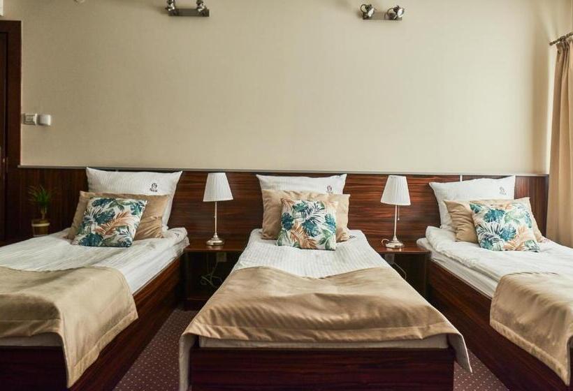 غرفة قياسية ثلاثية, Dworek