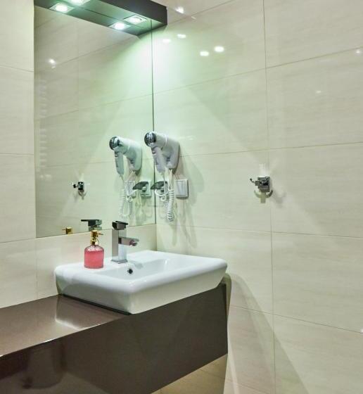 スタンダードルーム, Dworek