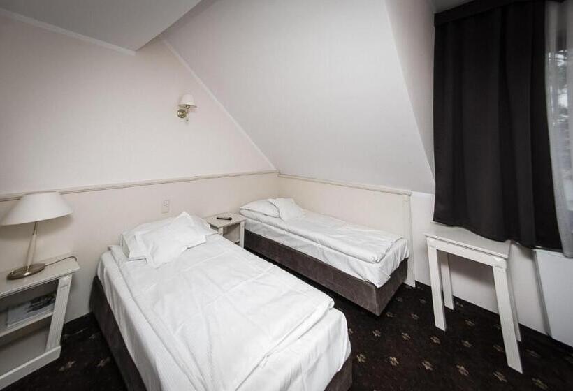 Номер Стандарт, Dworek Nad Pilicą