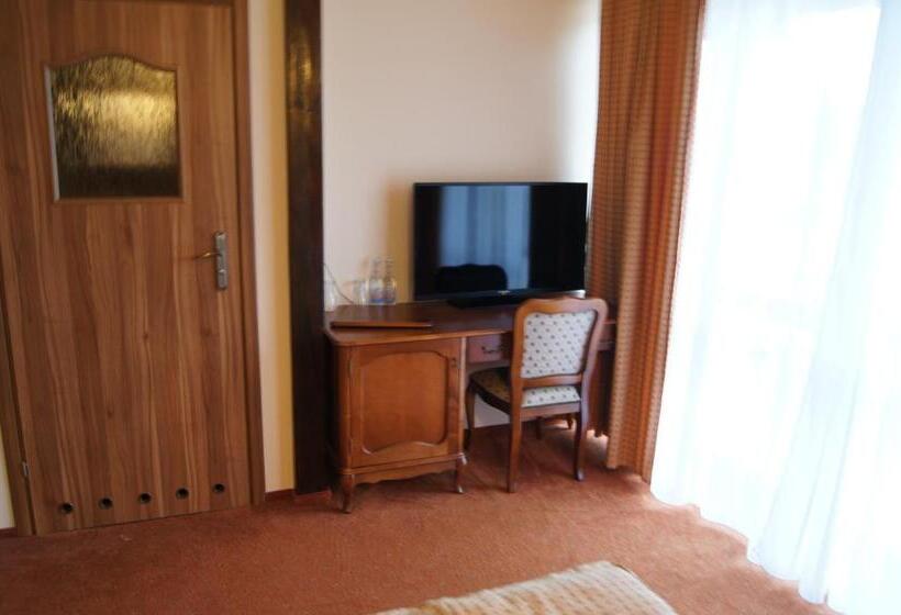 Номер Стандарт, Dworek Nad Pilicą