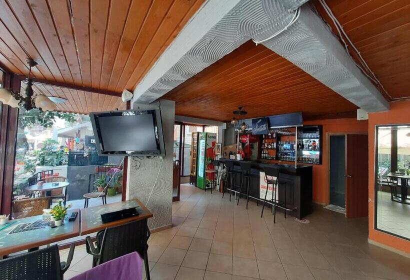 Номер Стандарт Трехместный, Agora Apart