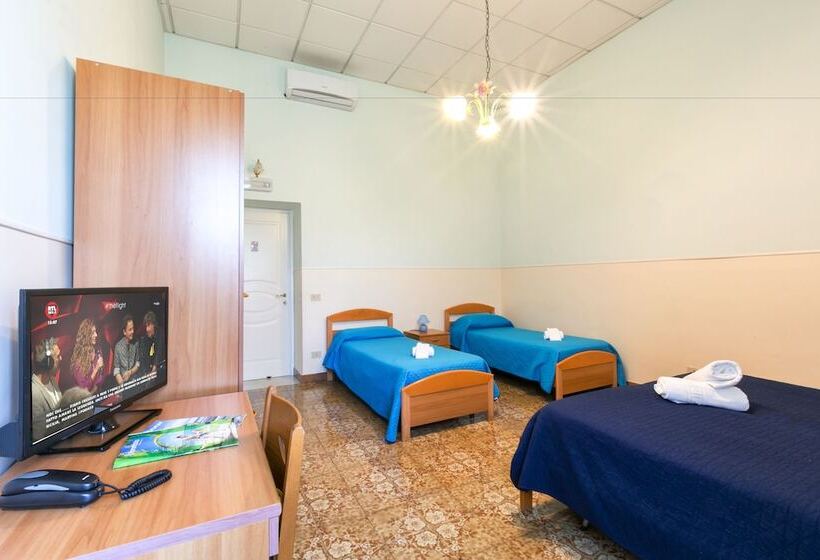 חדר סטנדרט לארבעה, Sisters Hostel