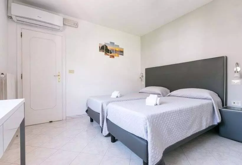 اتاق استاندارد, Sisters Hostel