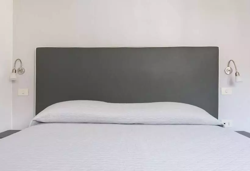 اتاق استاندارد, Sisters Hostel