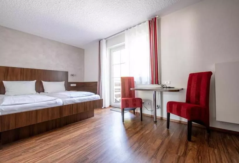 スタンダードトリプルルーム, Garni Hotel Henn
