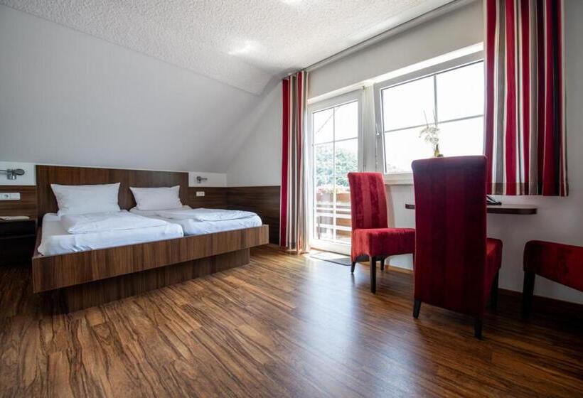 스탠다드 트리플 룸, Garni Hotel Henn