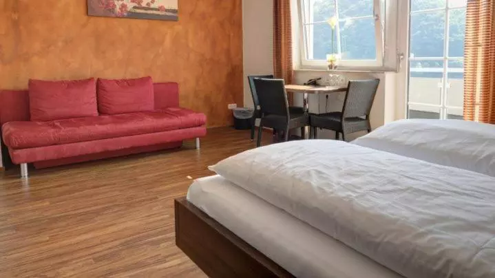スタンダード4人部屋, Garni Hotel Henn