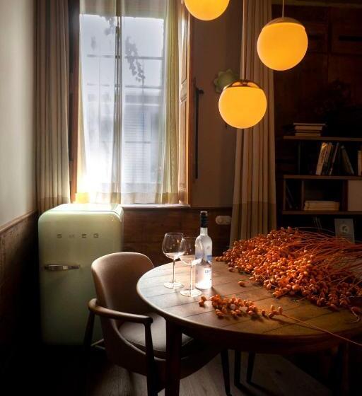 غرفة قياسية, Alavya