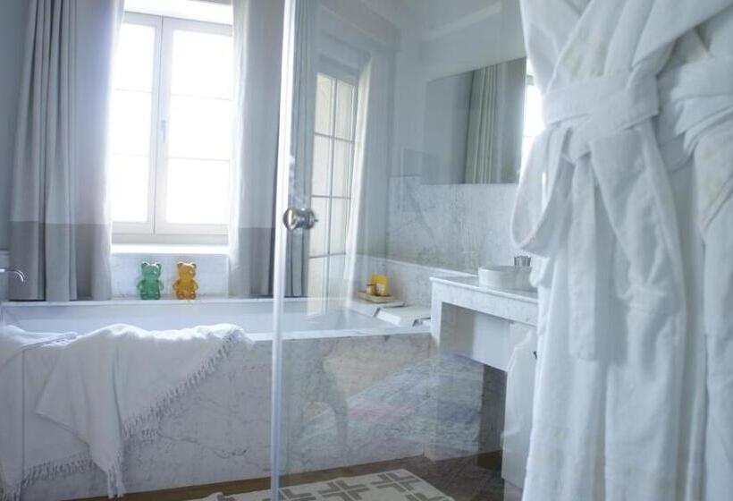 غرفة قياسية, Alavya