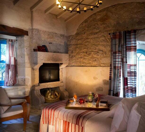 غرفة كلاسيكية, Alavya