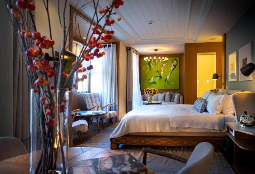 غرفة بريميوم, Alavya