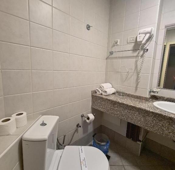 اتاق استاندارد سه تخته با بالکن, Bellevue Metropol Lake Resort