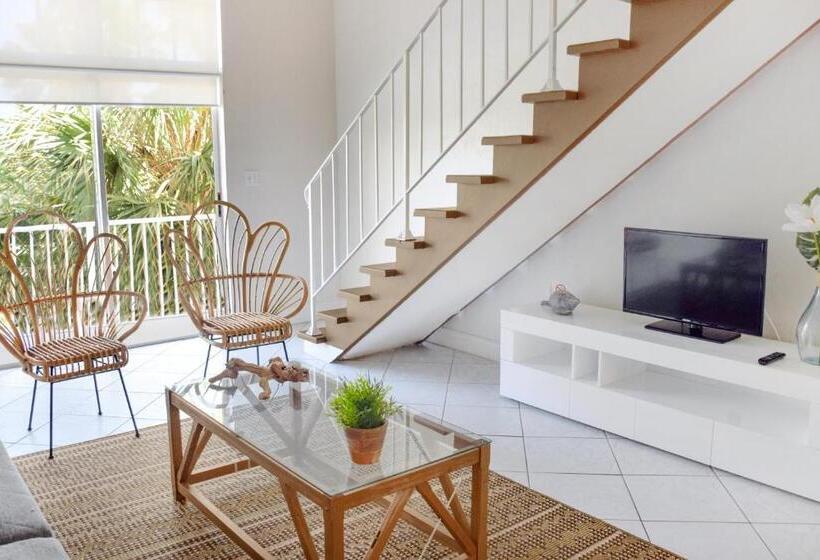 スイート, Coral Reef At Key Biscayne